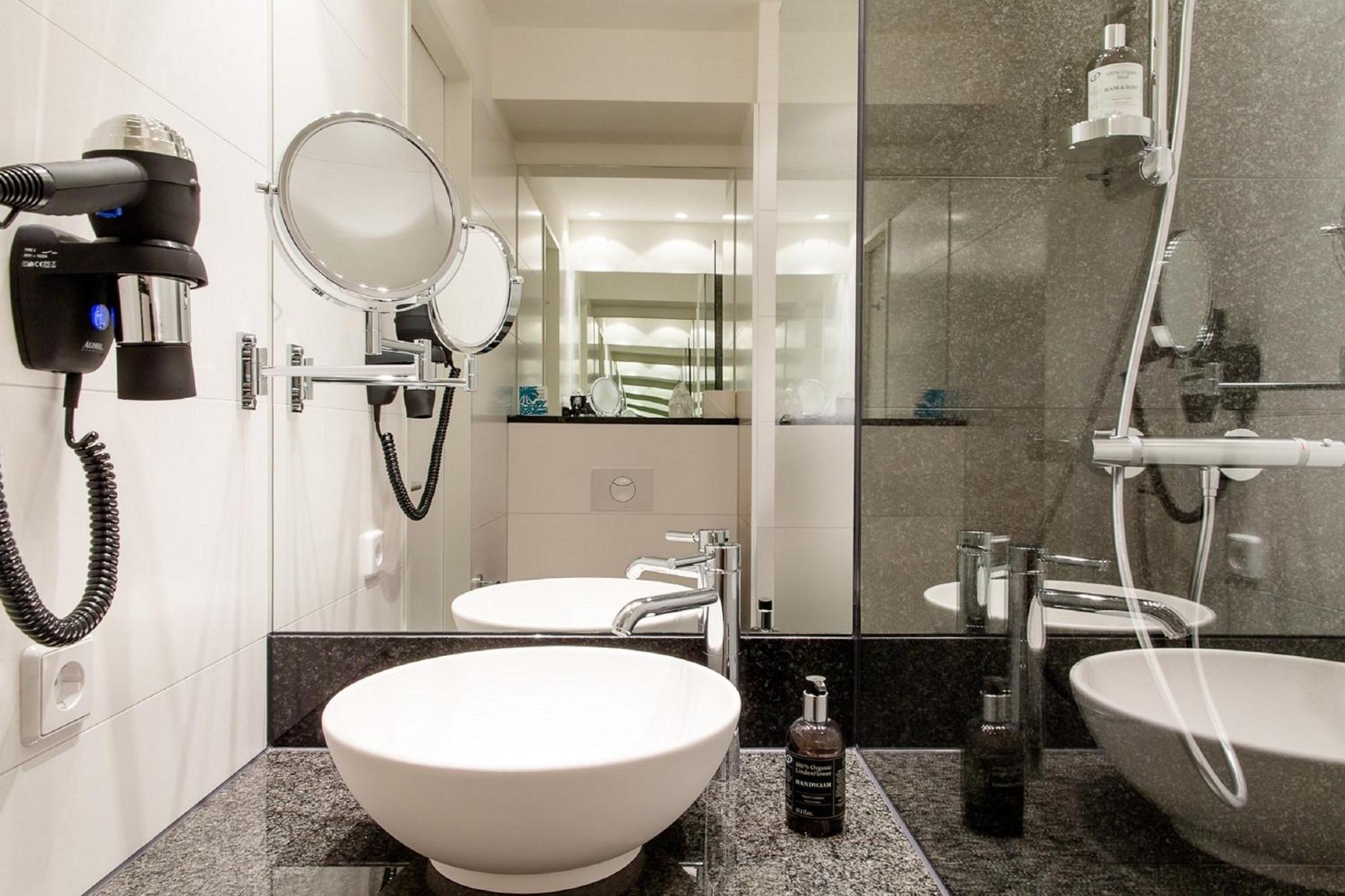 Motel One Basel Luaran gambar