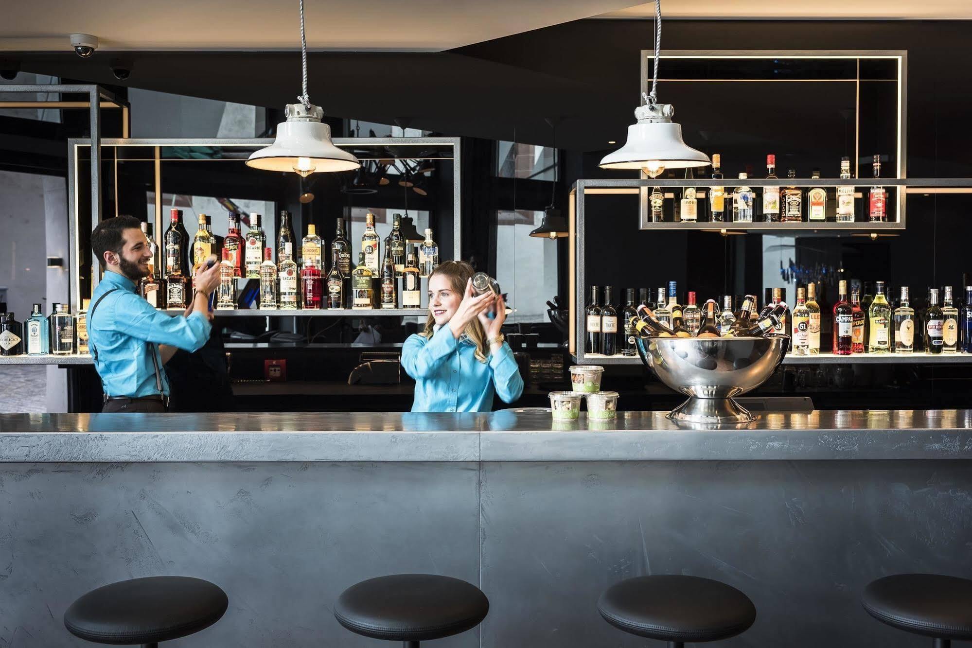 Motel One Basel Luaran gambar