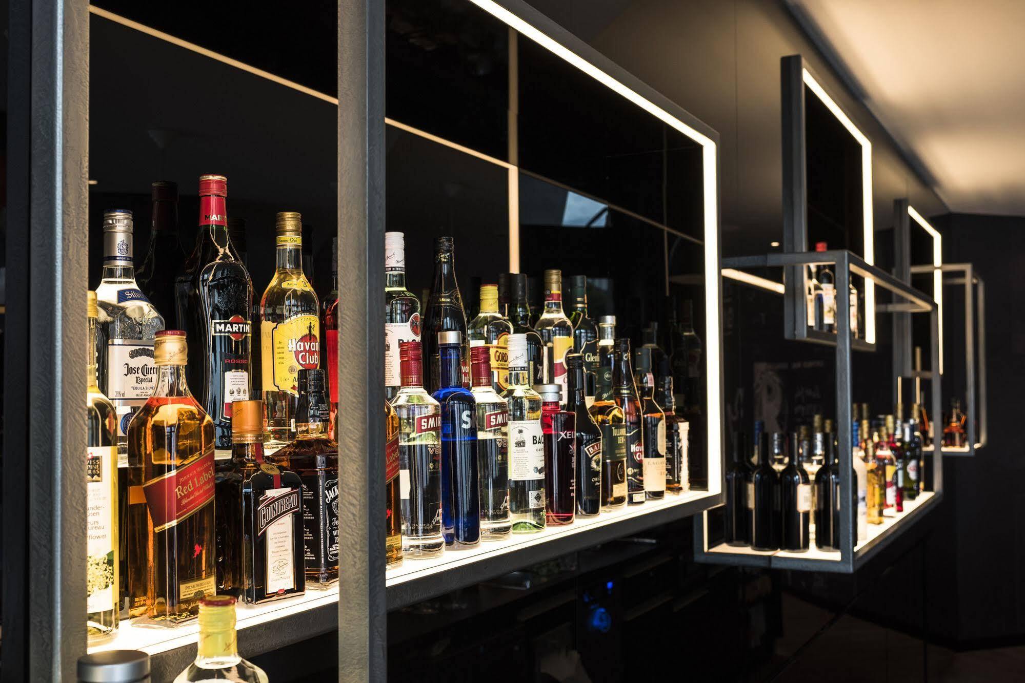 Motel One Basel Luaran gambar